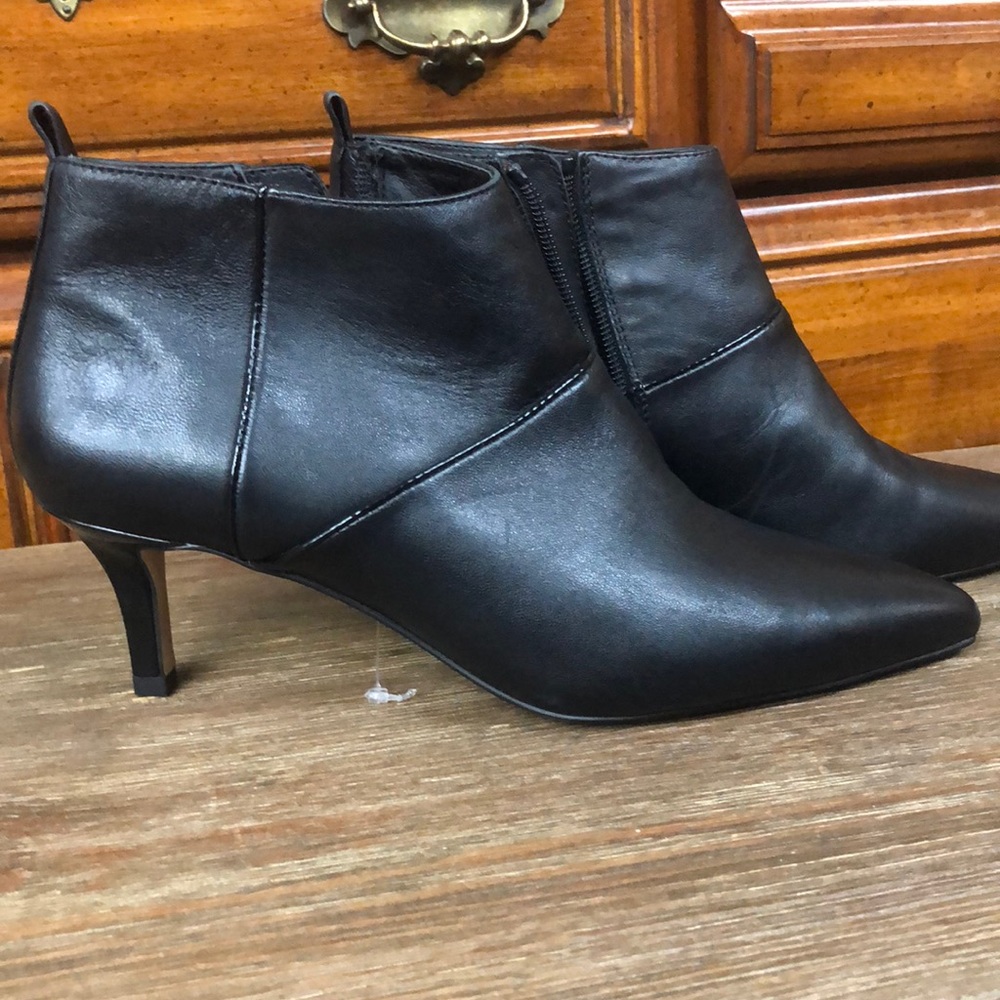 Black Bootie w/zipper 2 inch heel.  New w/o tag. Leather. Size 8 Donald/Pliner